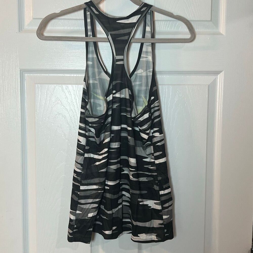 Nike Racerback Tank Bundle Size Medium - Picture 4 of 6